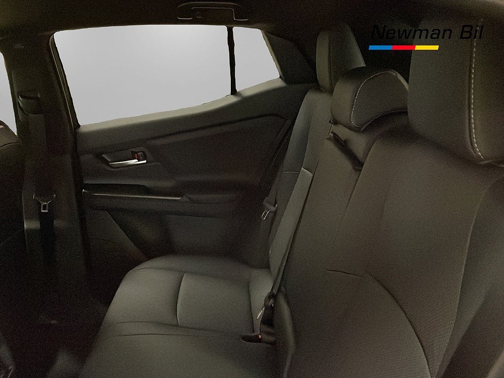 Vehicle Image 9