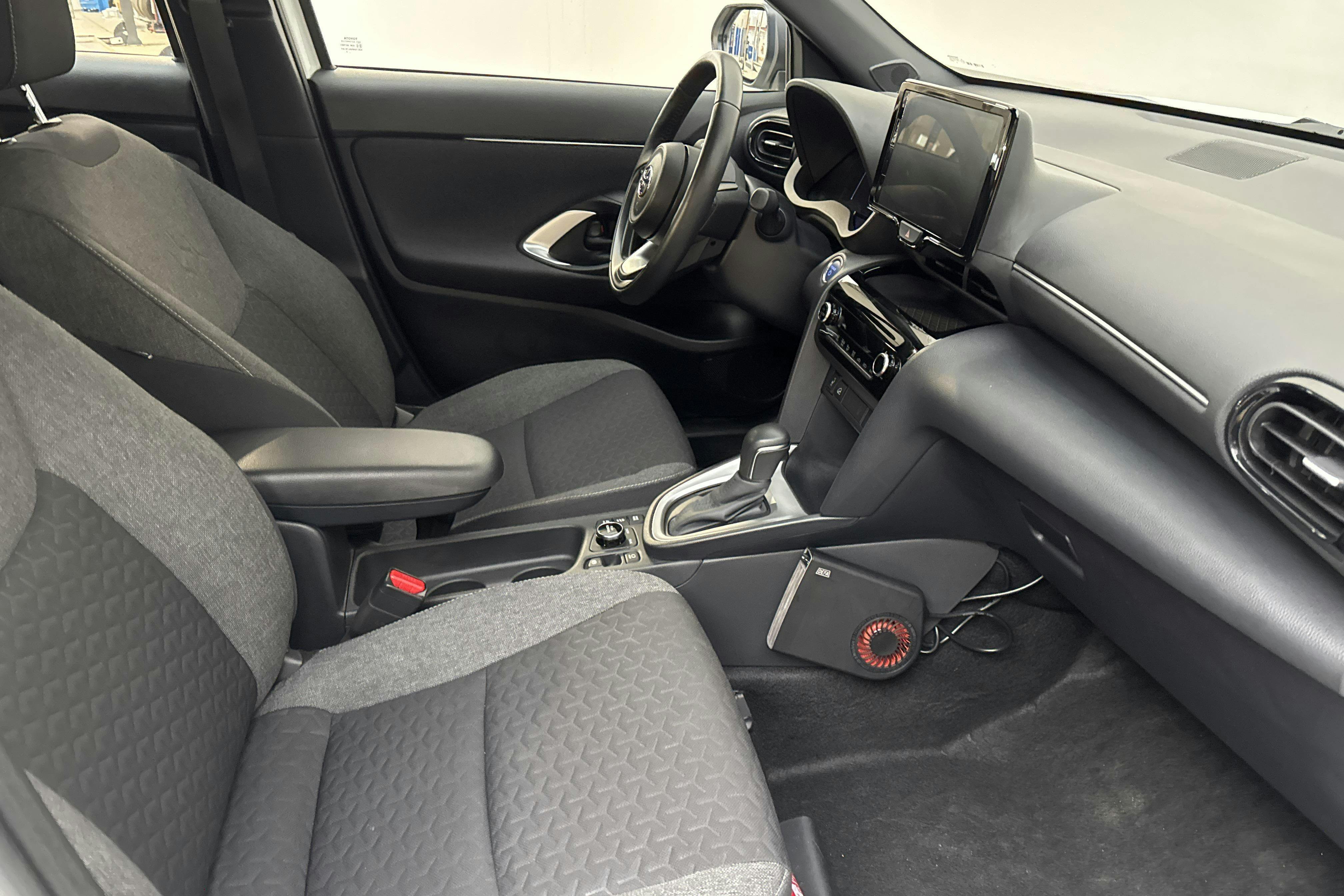 Vehicle Image 7