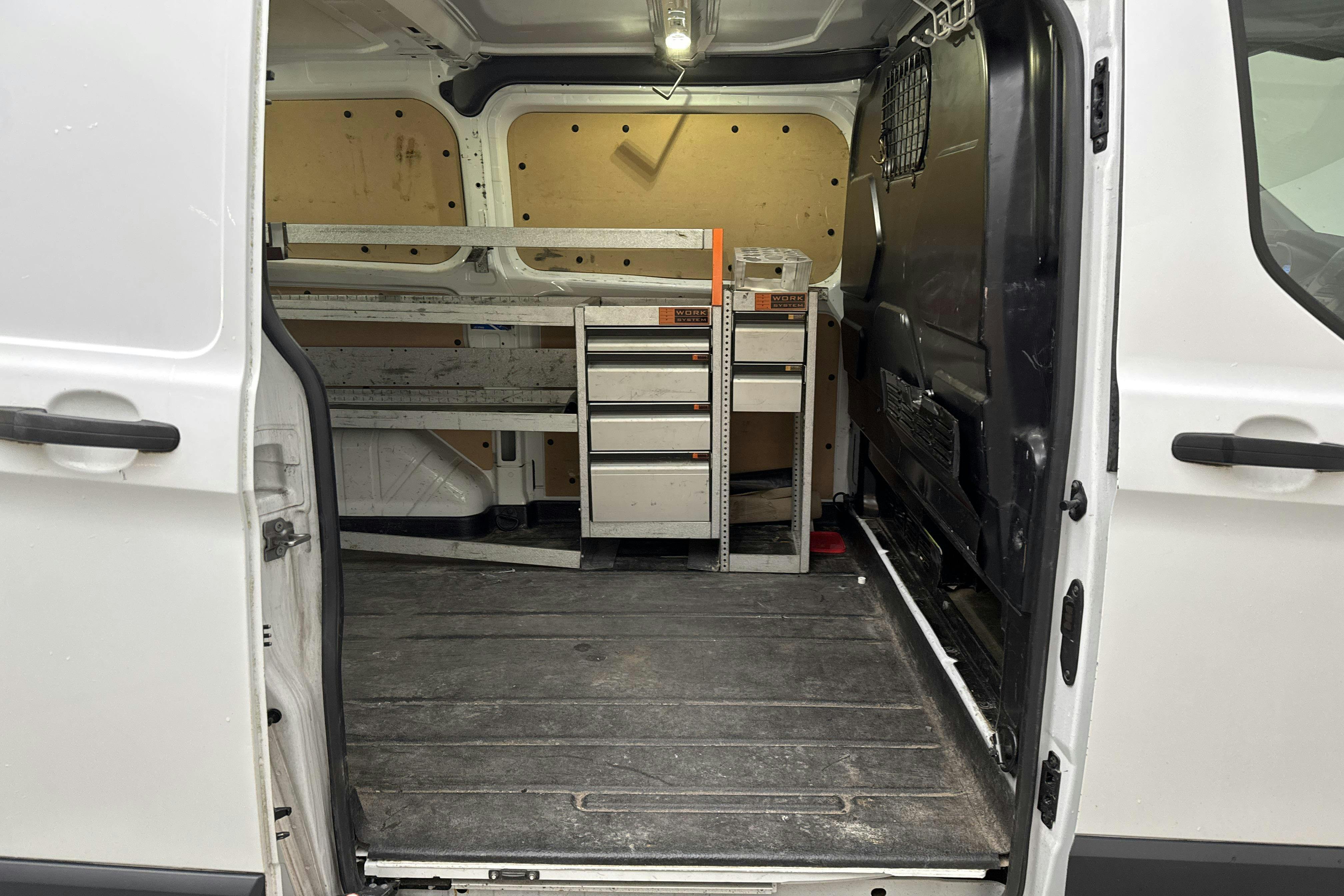 Vehicle Image 8
