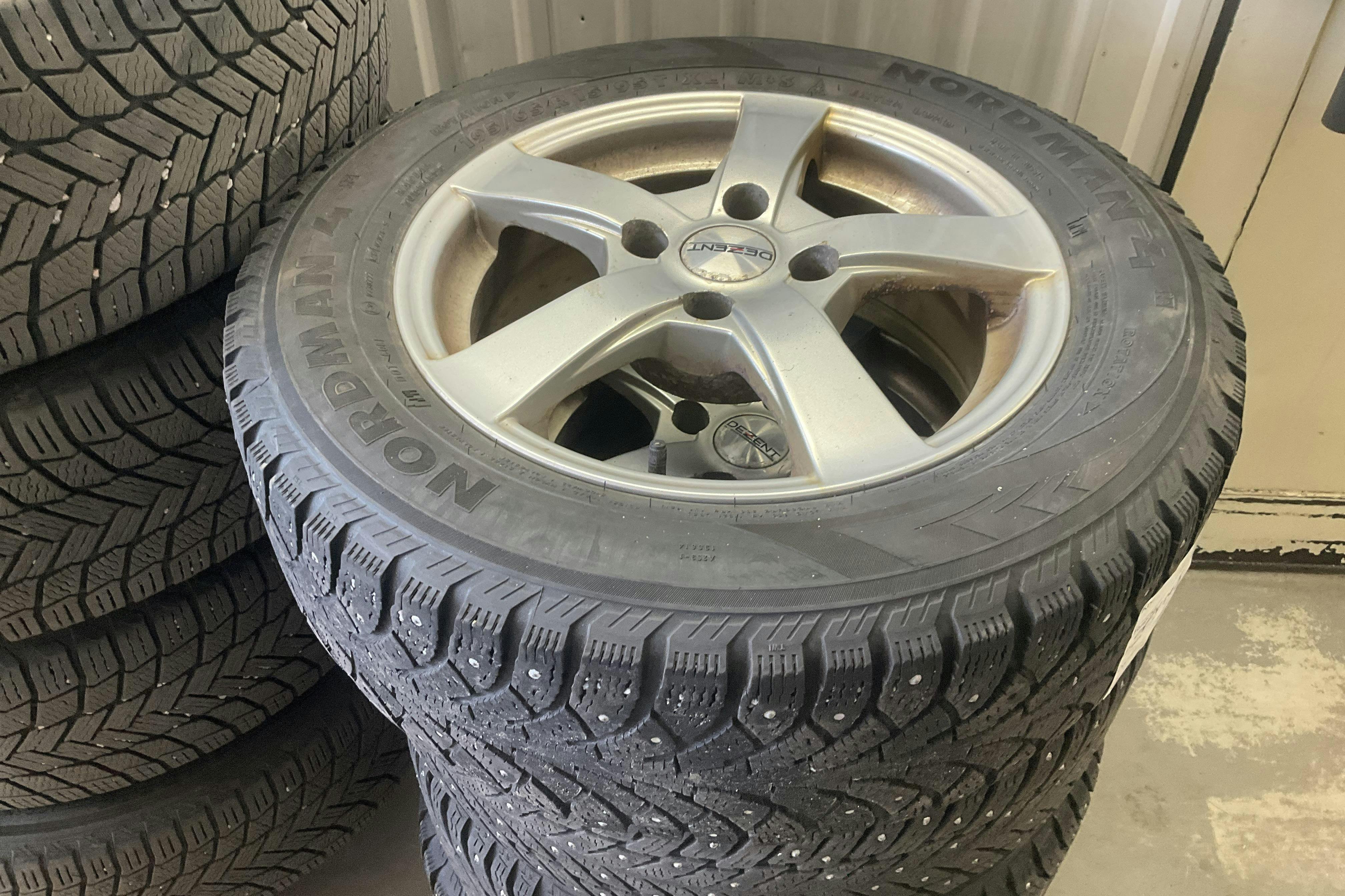 Vehicle Image 10