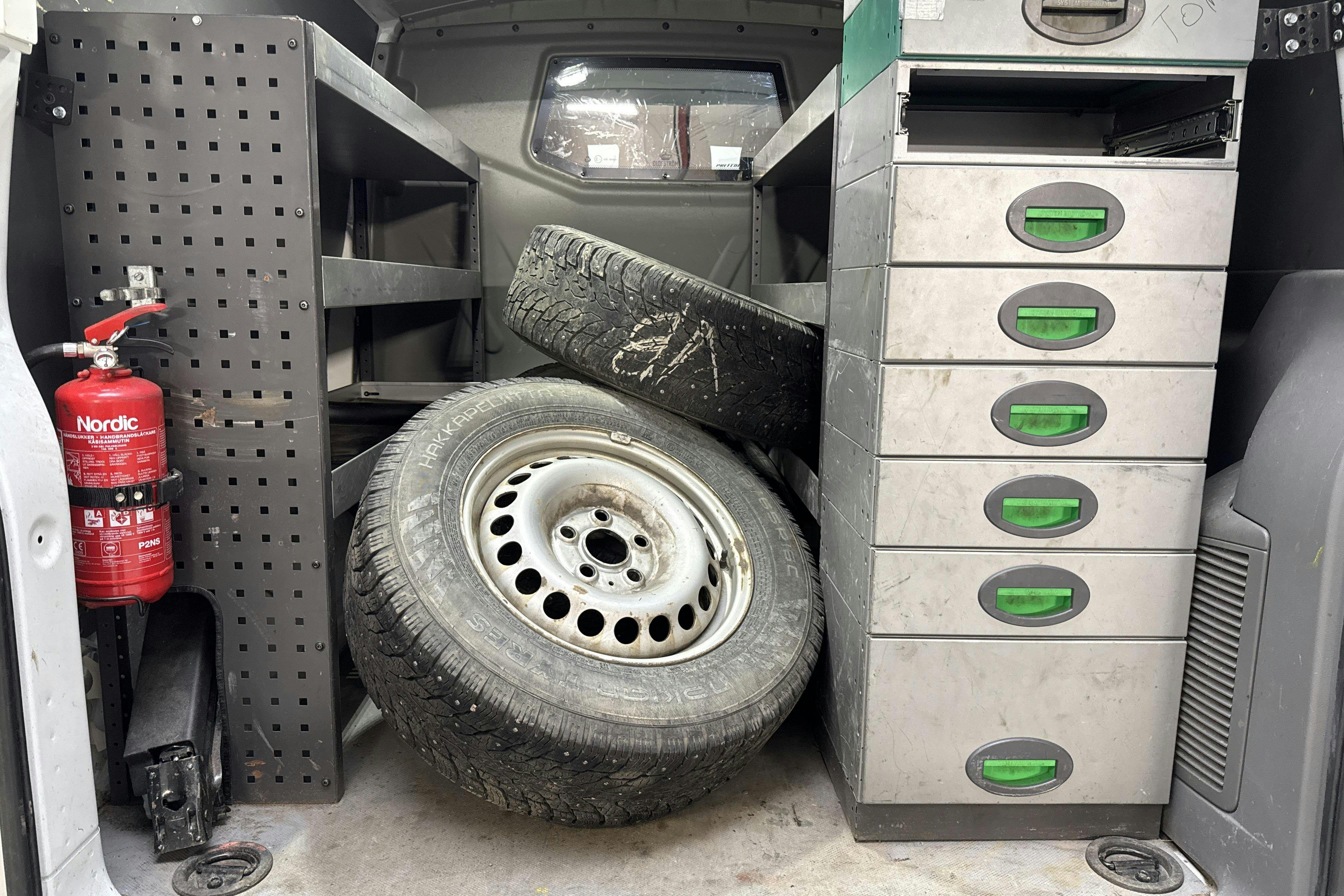 Vehicle Image 9