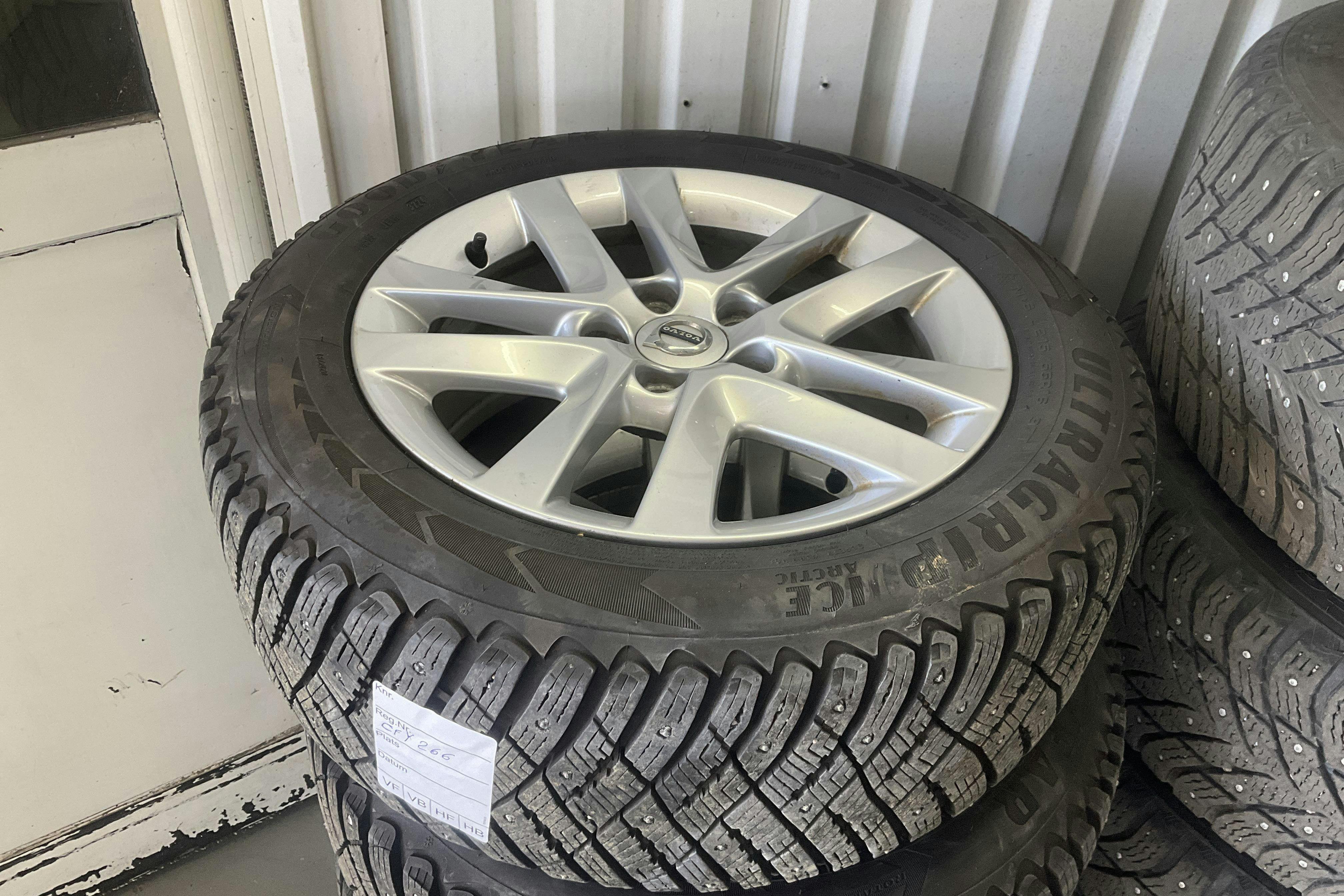 Vehicle Image 12