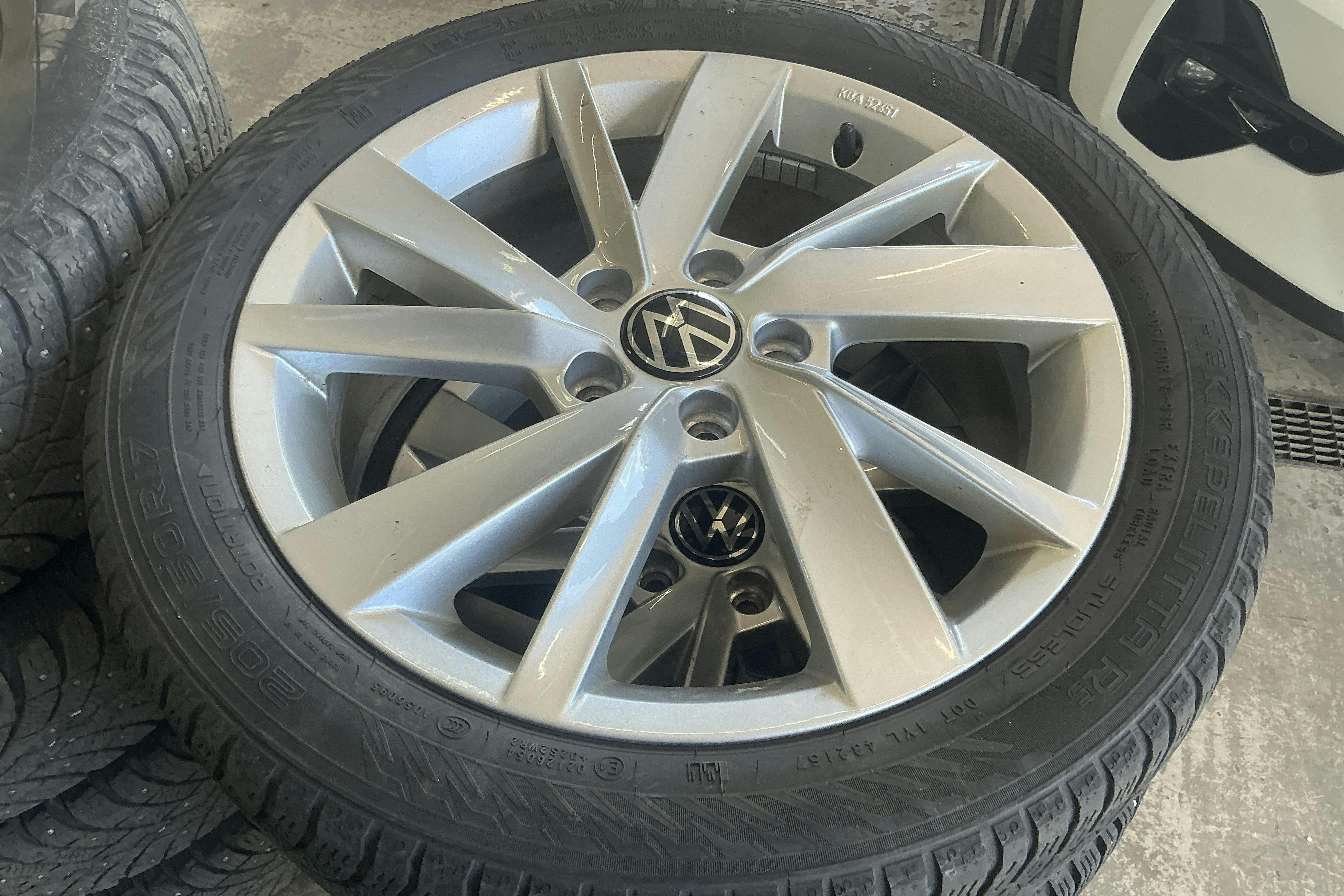 Vehicle Image 13
