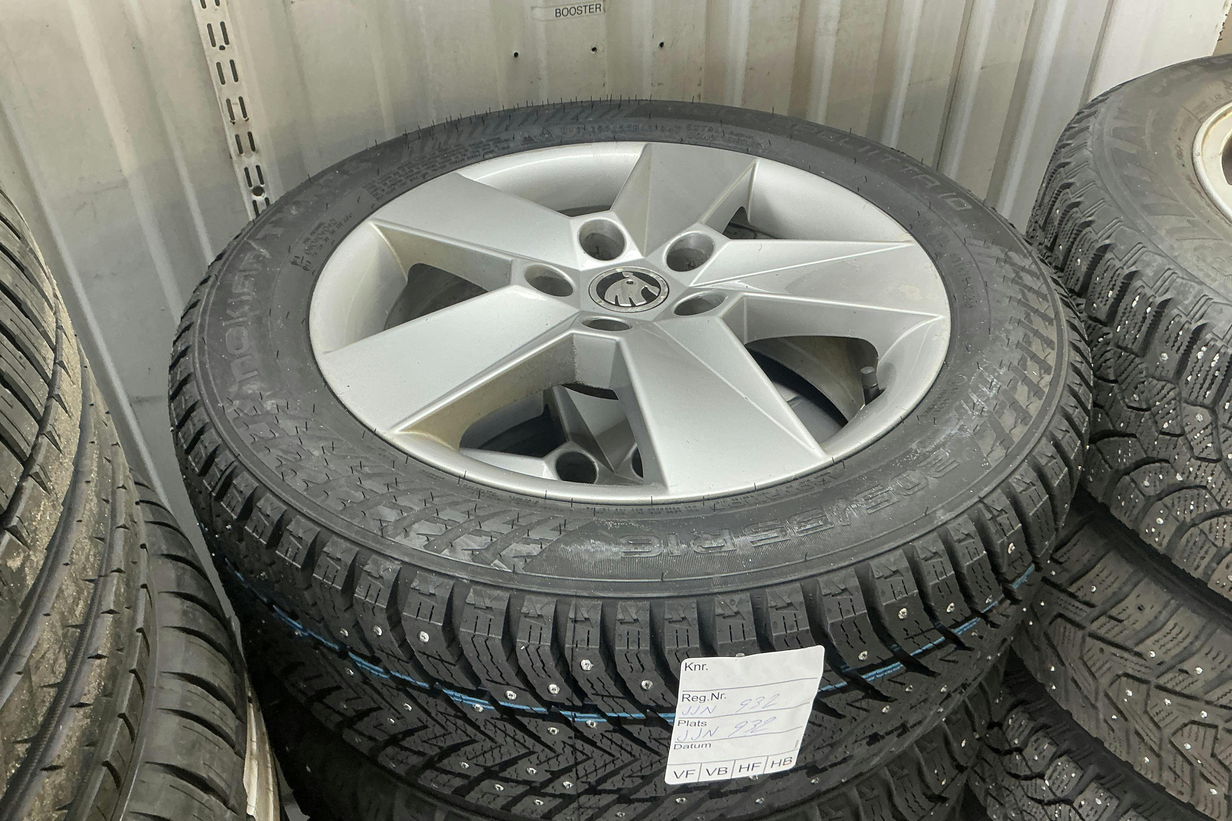 Vehicle Image 11
