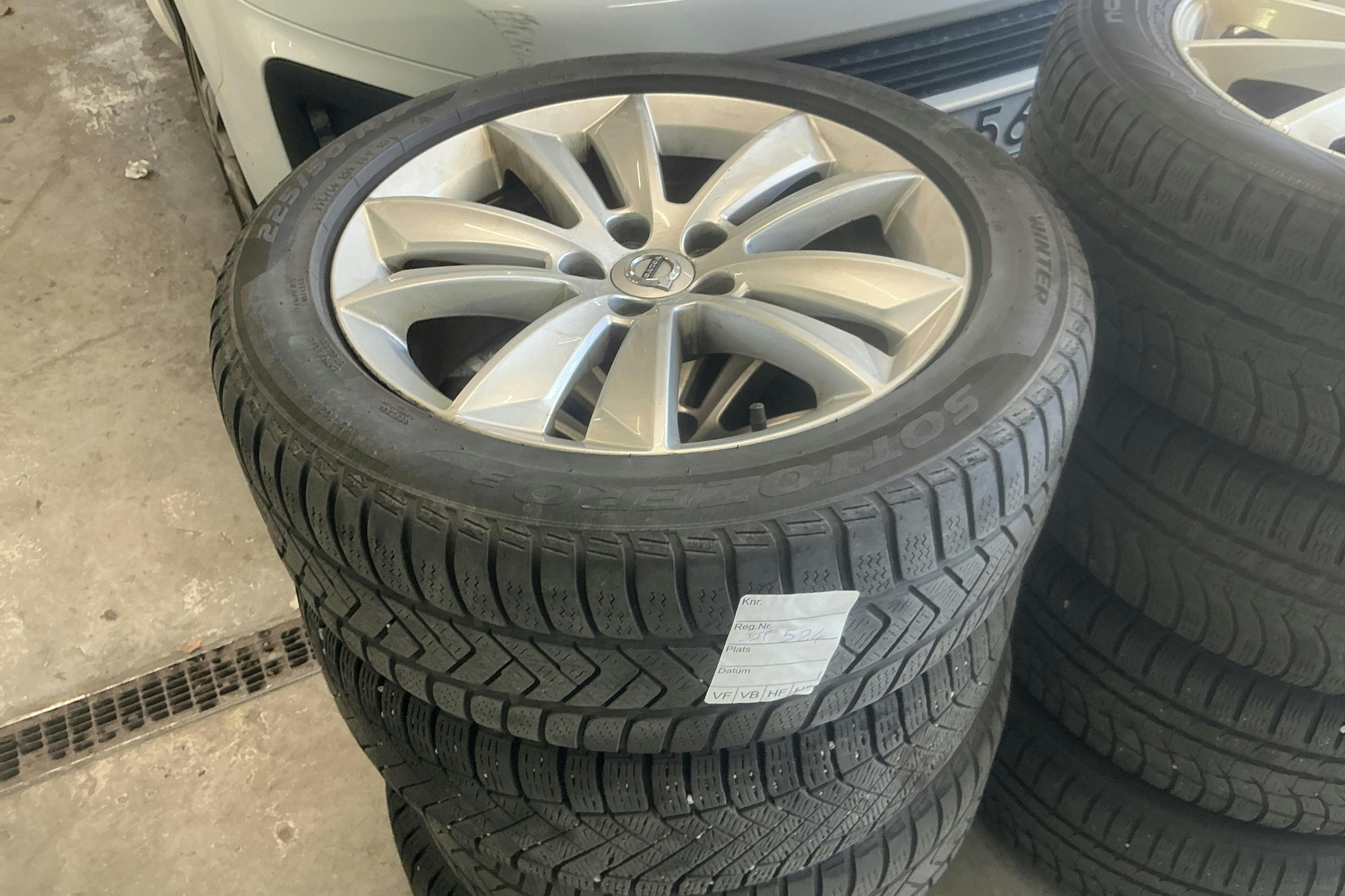 Vehicle Image 13