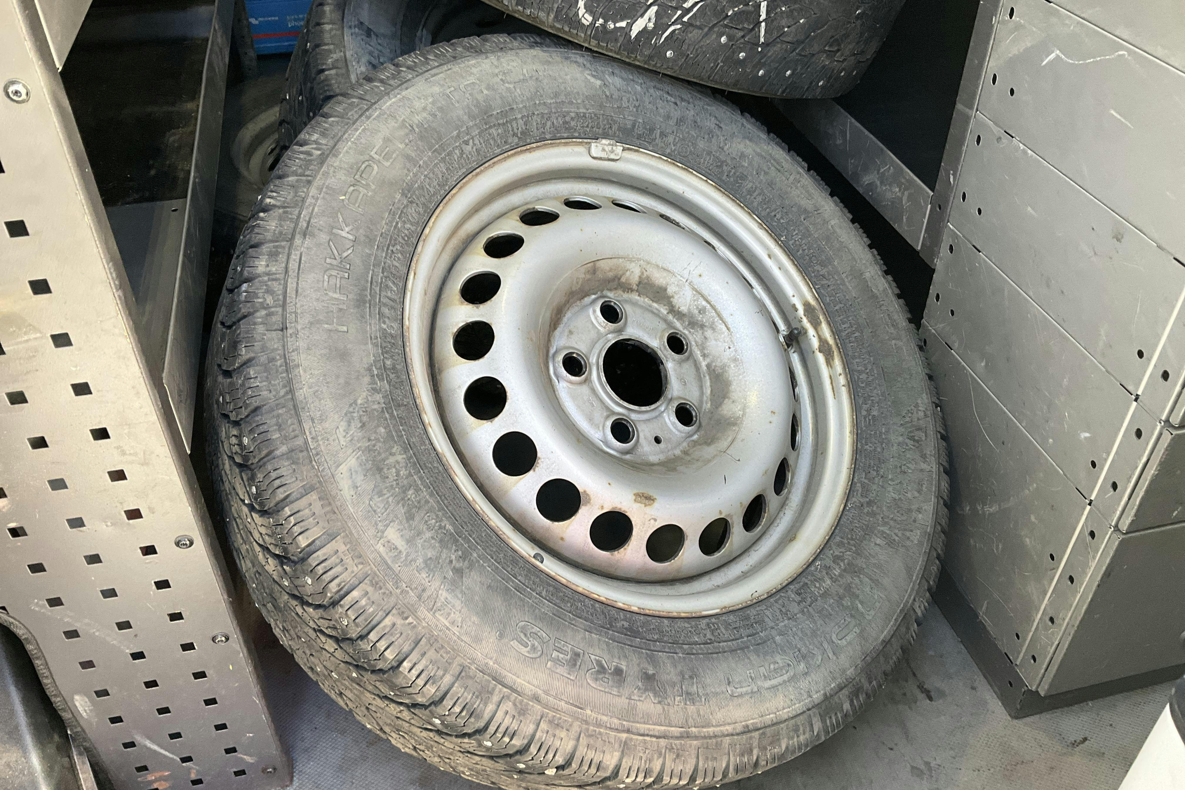 Vehicle Image 12