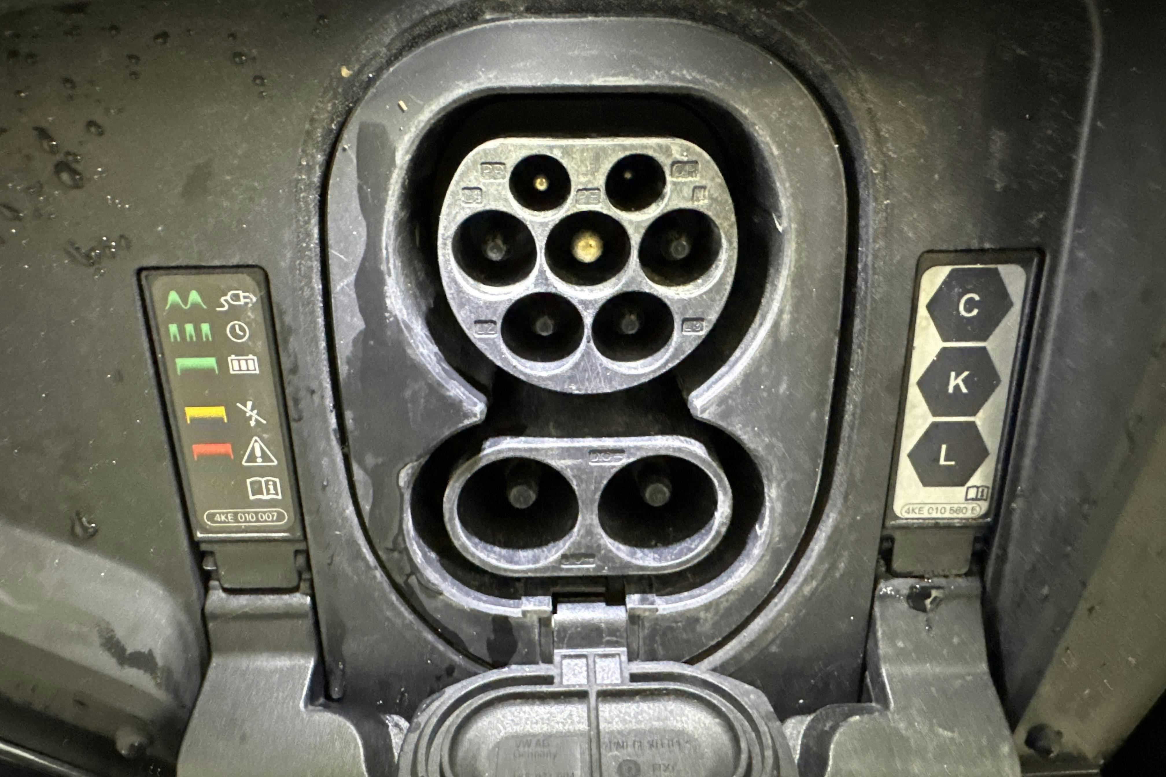 Vehicle Image 17