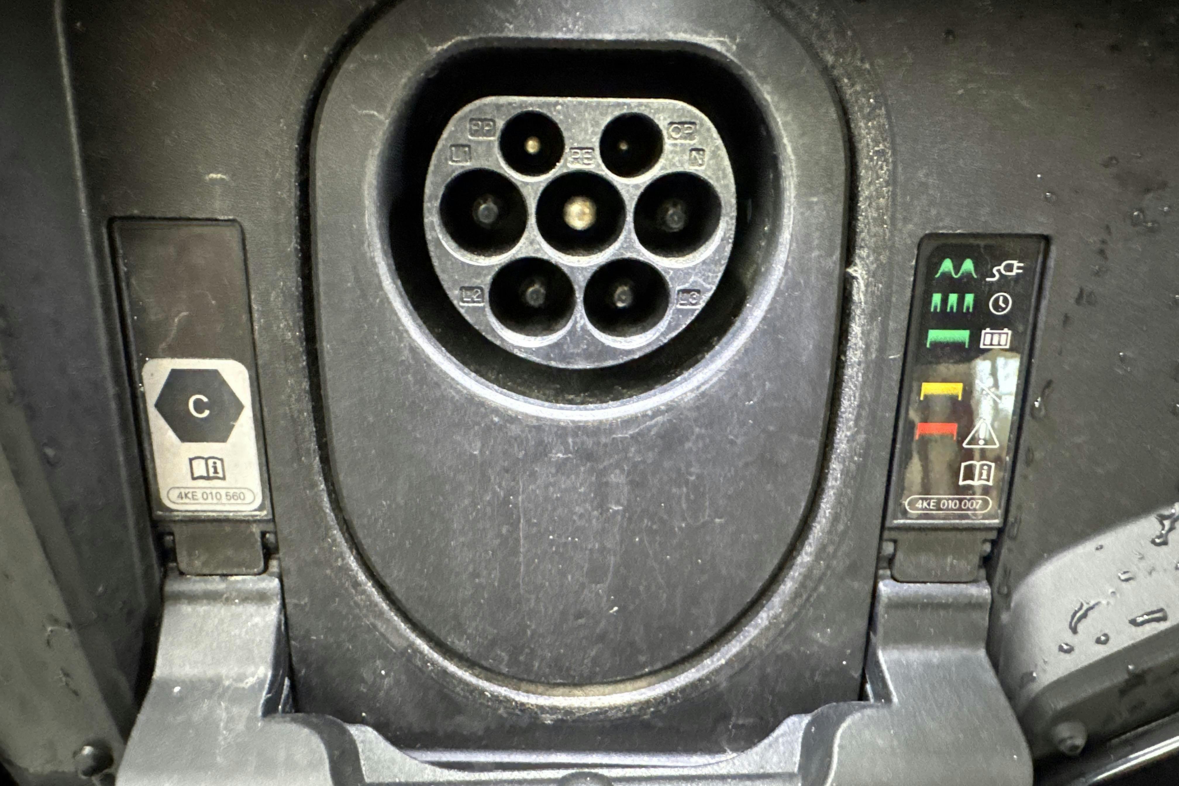 Vehicle Image 18