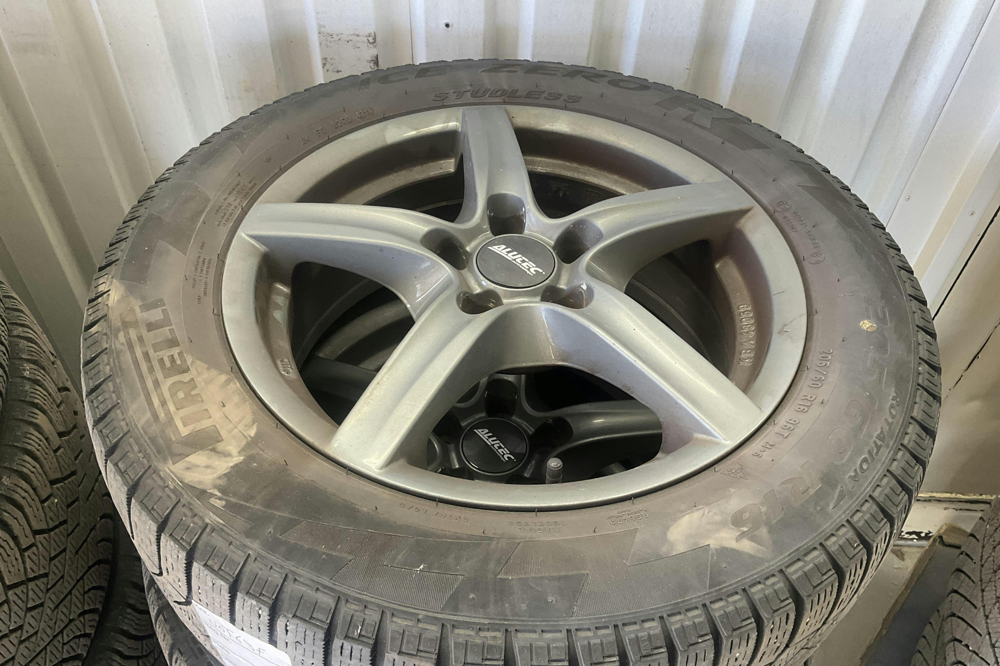Vehicle Image 19
