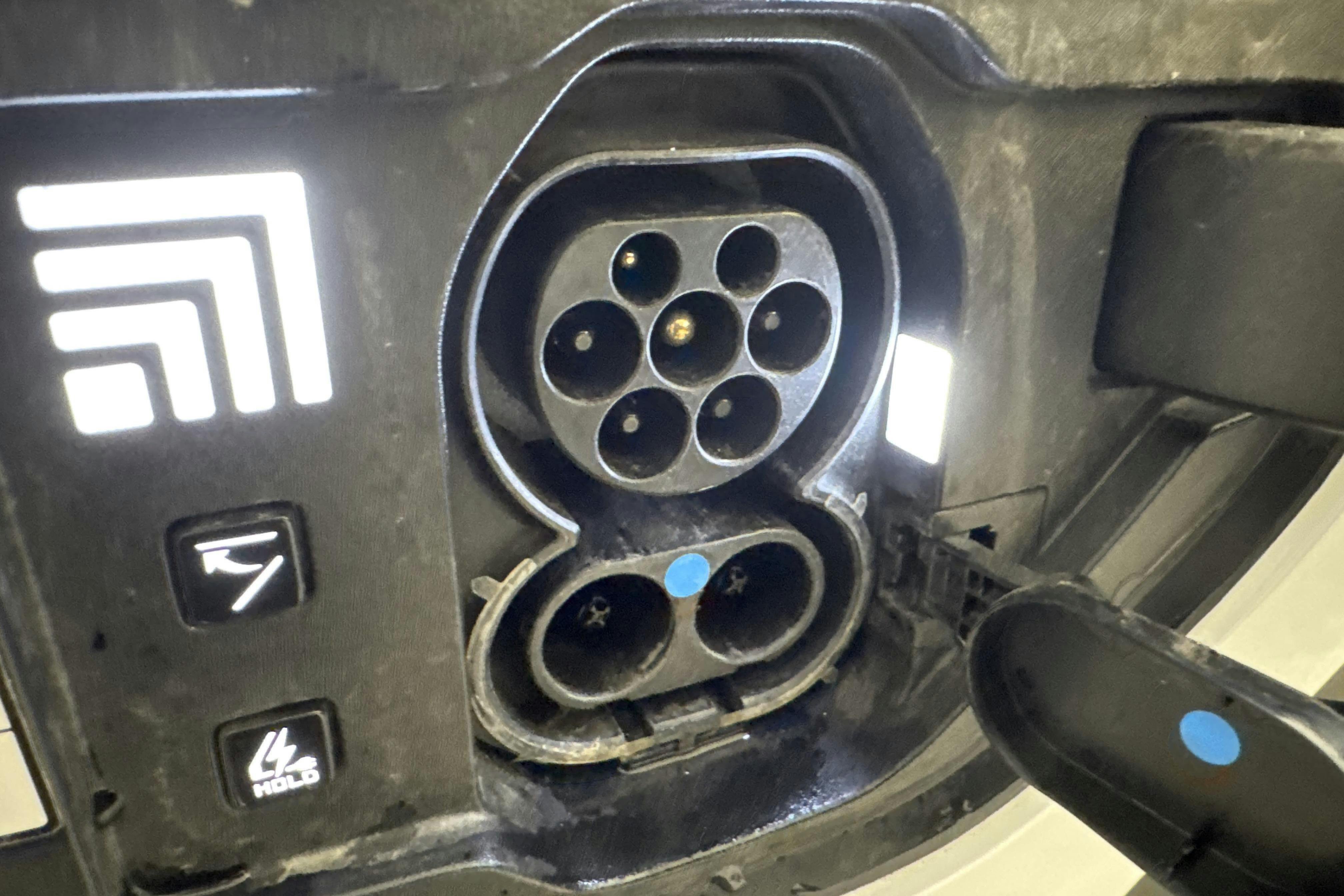 Vehicle Image 22