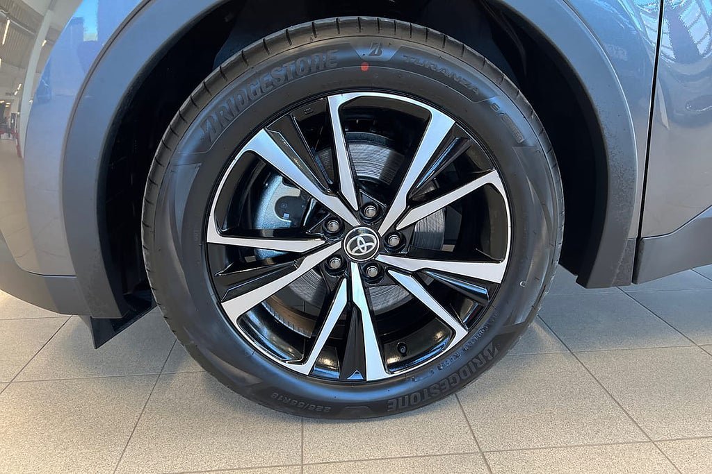 Vehicle Image 17