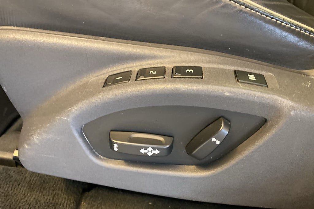 Vehicle Image 21