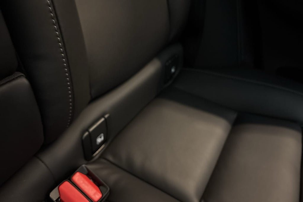Vehicle Image 38