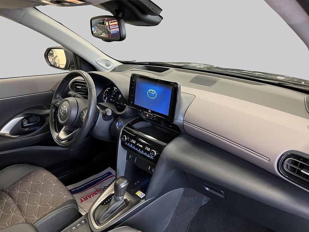 Vehicle Image 10