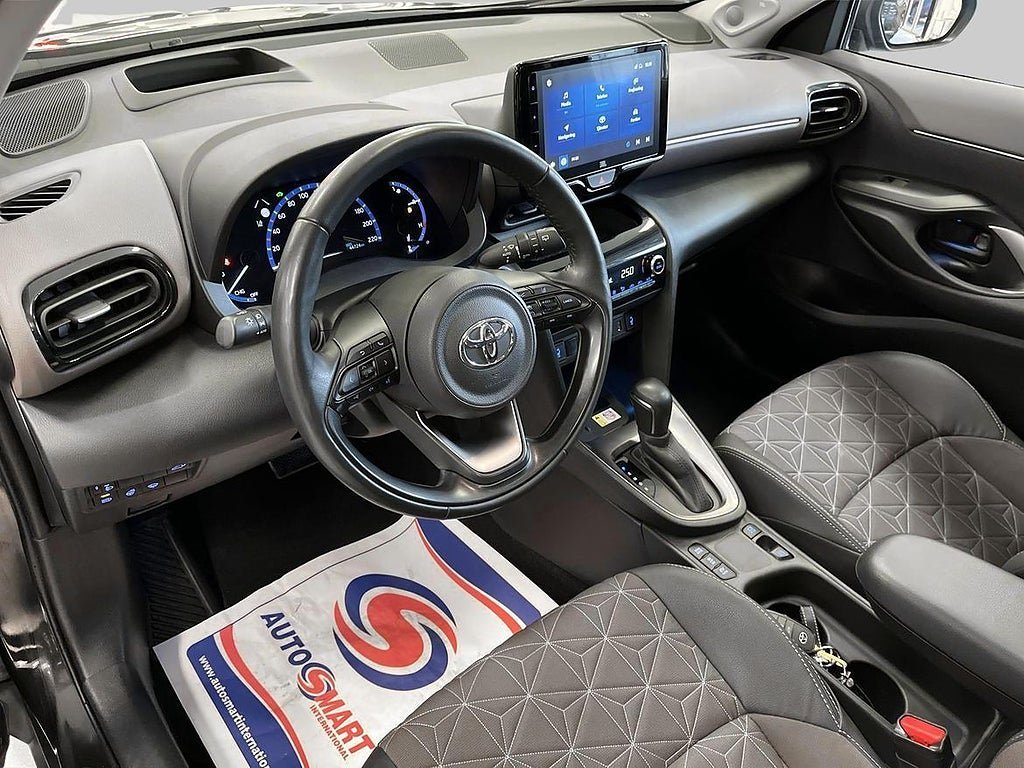 Vehicle Image 14