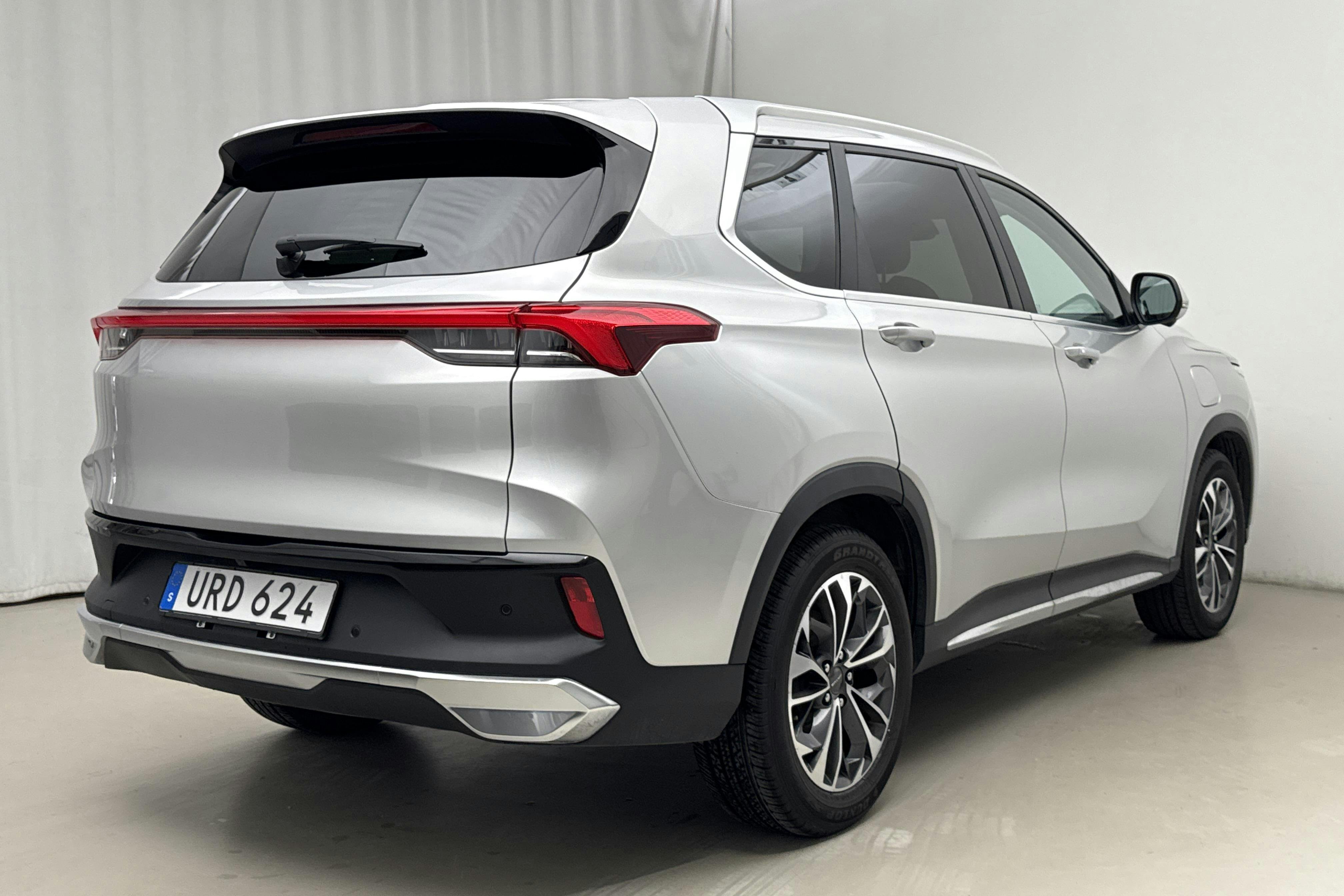 Vehicle Image 3
