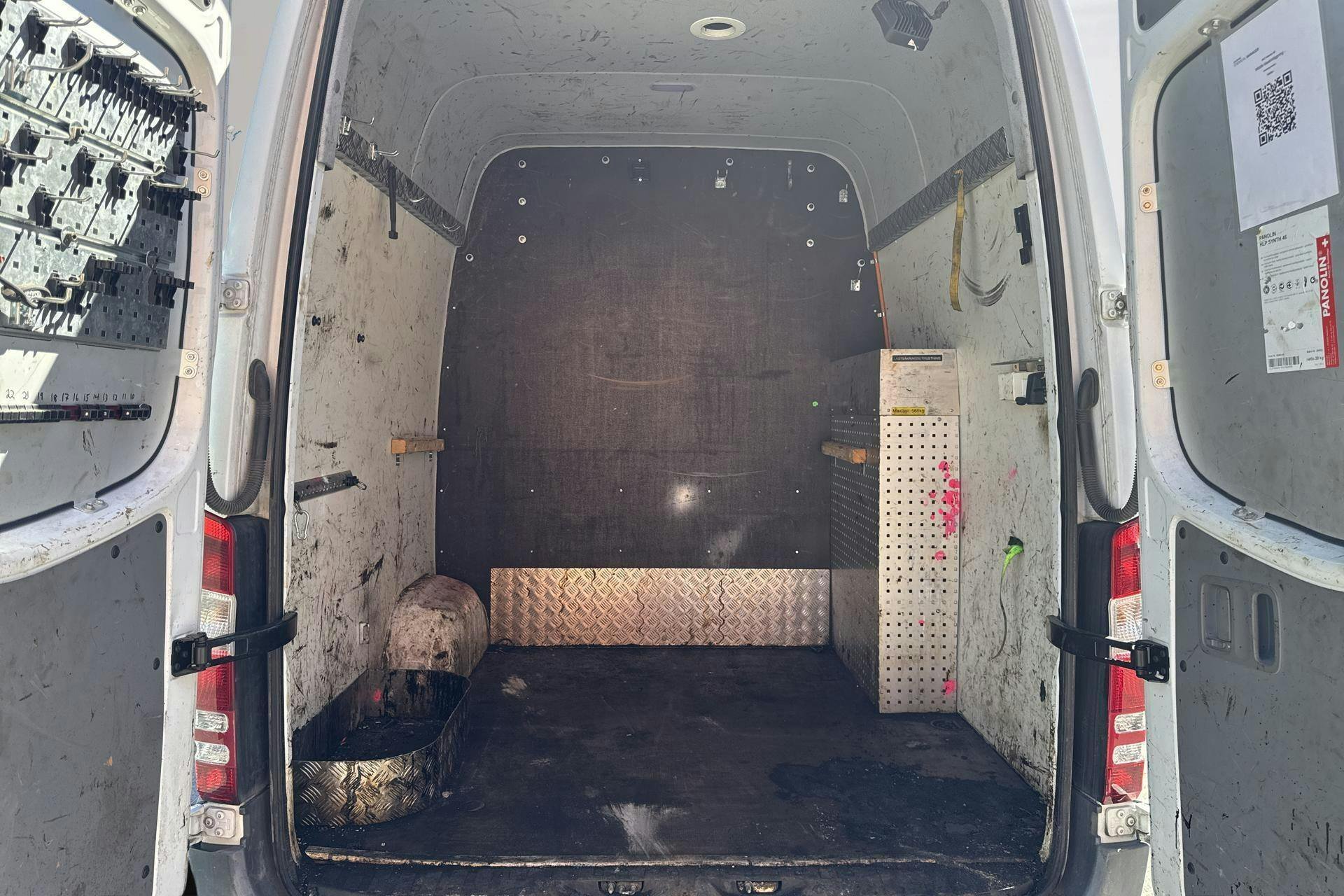 Vehicle Image 9