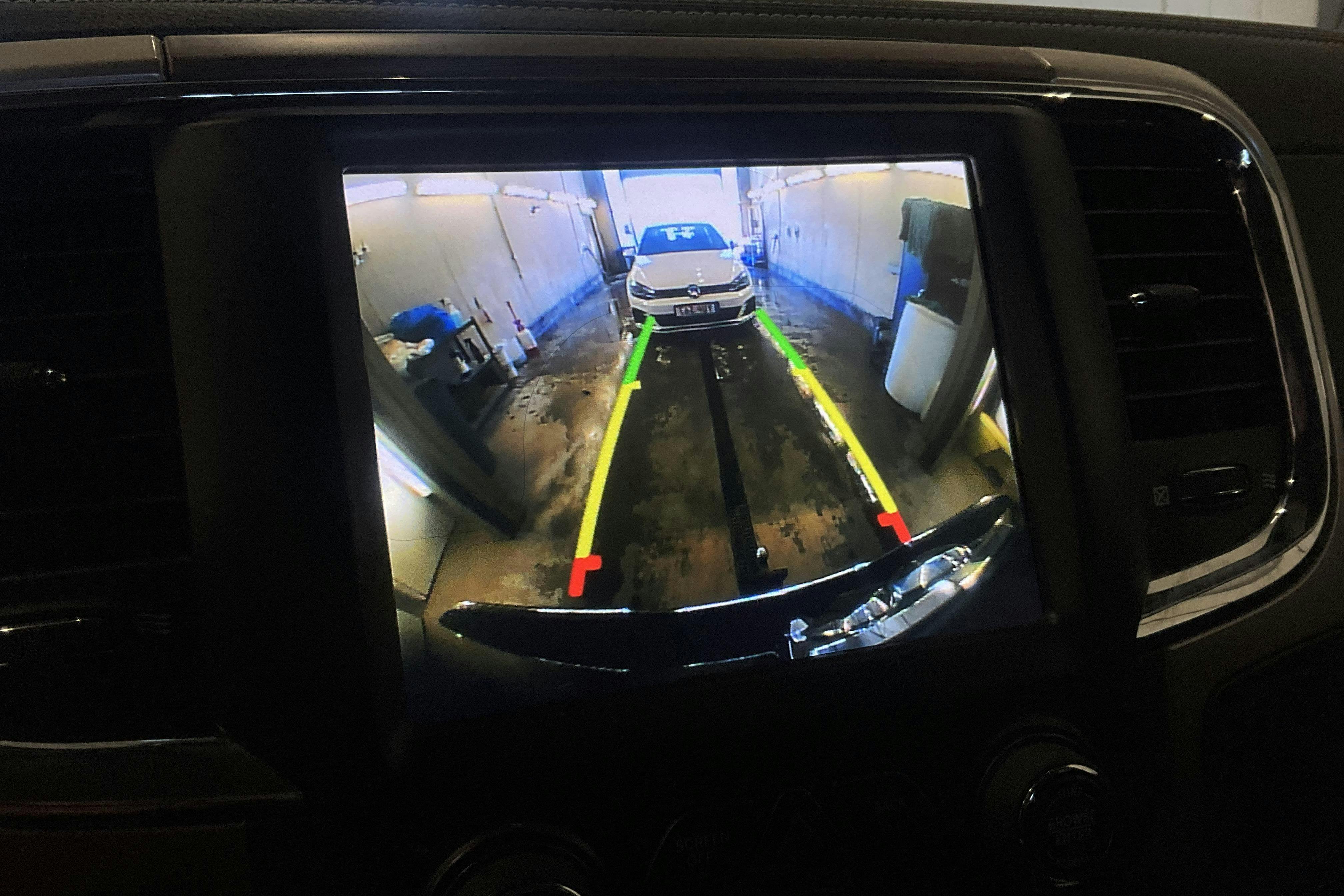Vehicle Image 12