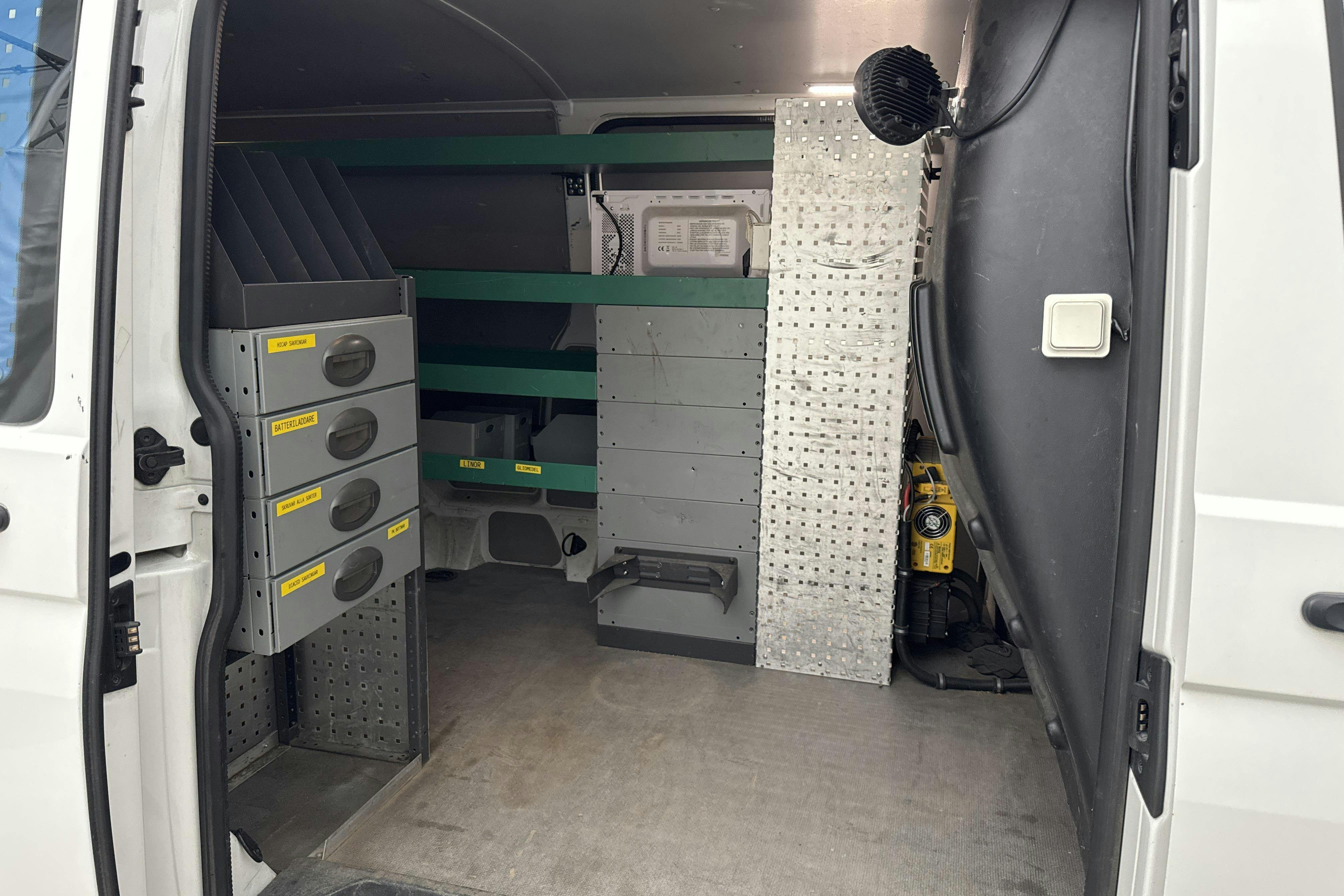 Vehicle Image 8