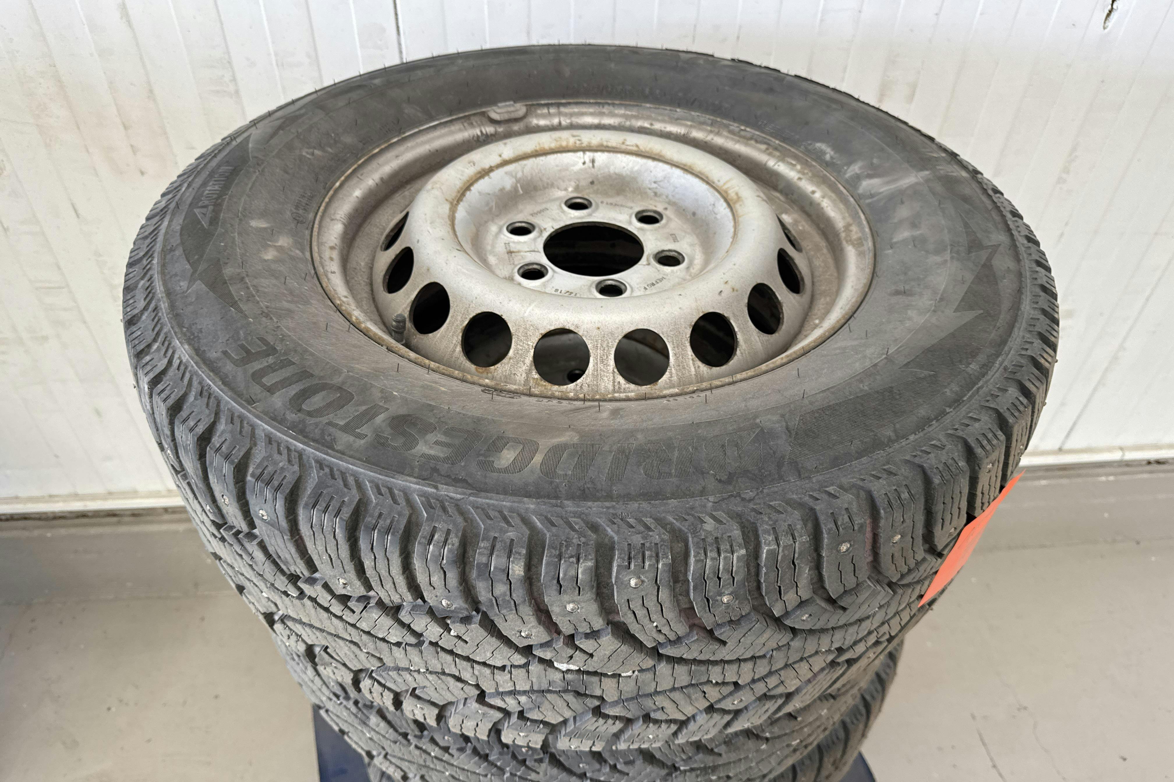 Vehicle Image 15