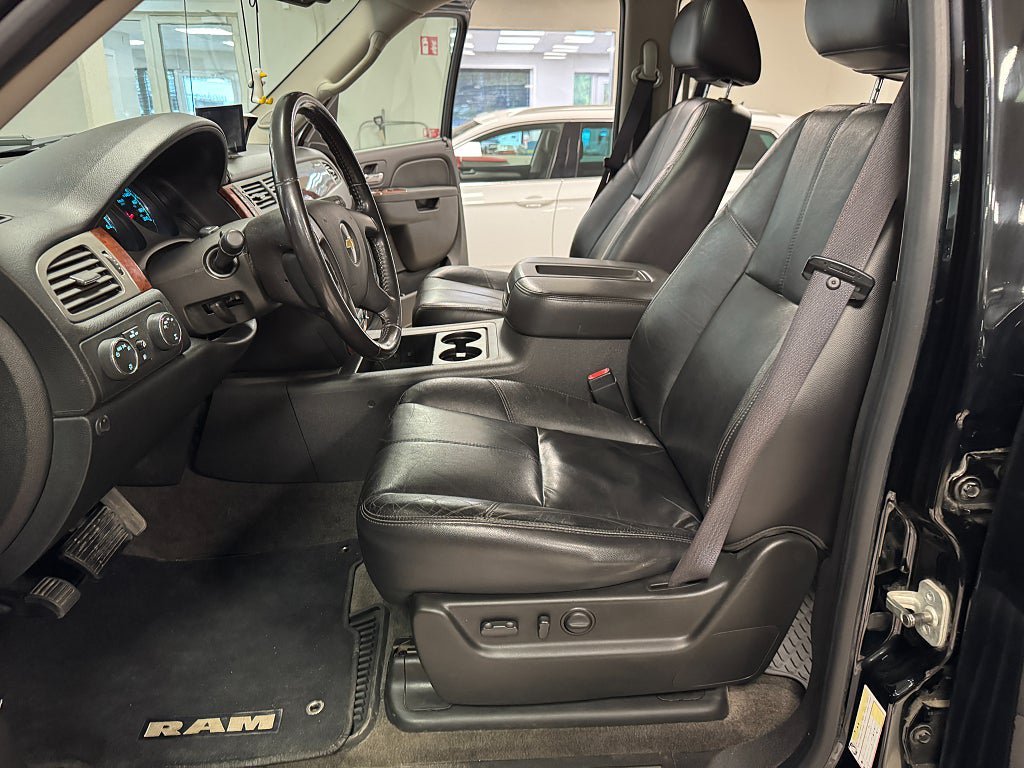 Vehicle Image 12
