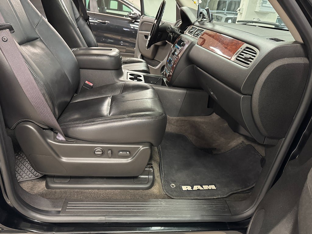 Vehicle Image 13