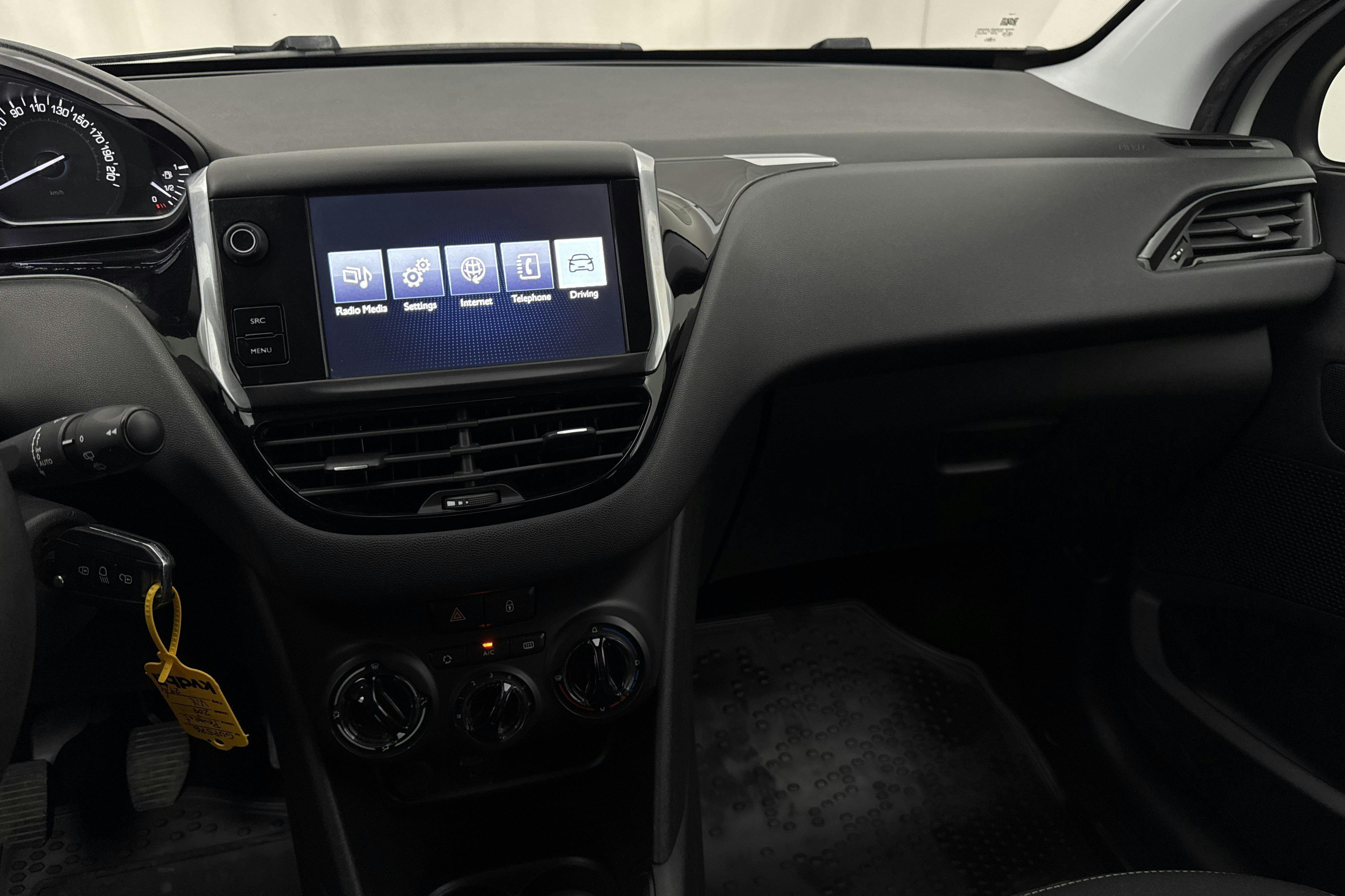 Vehicle Image 11