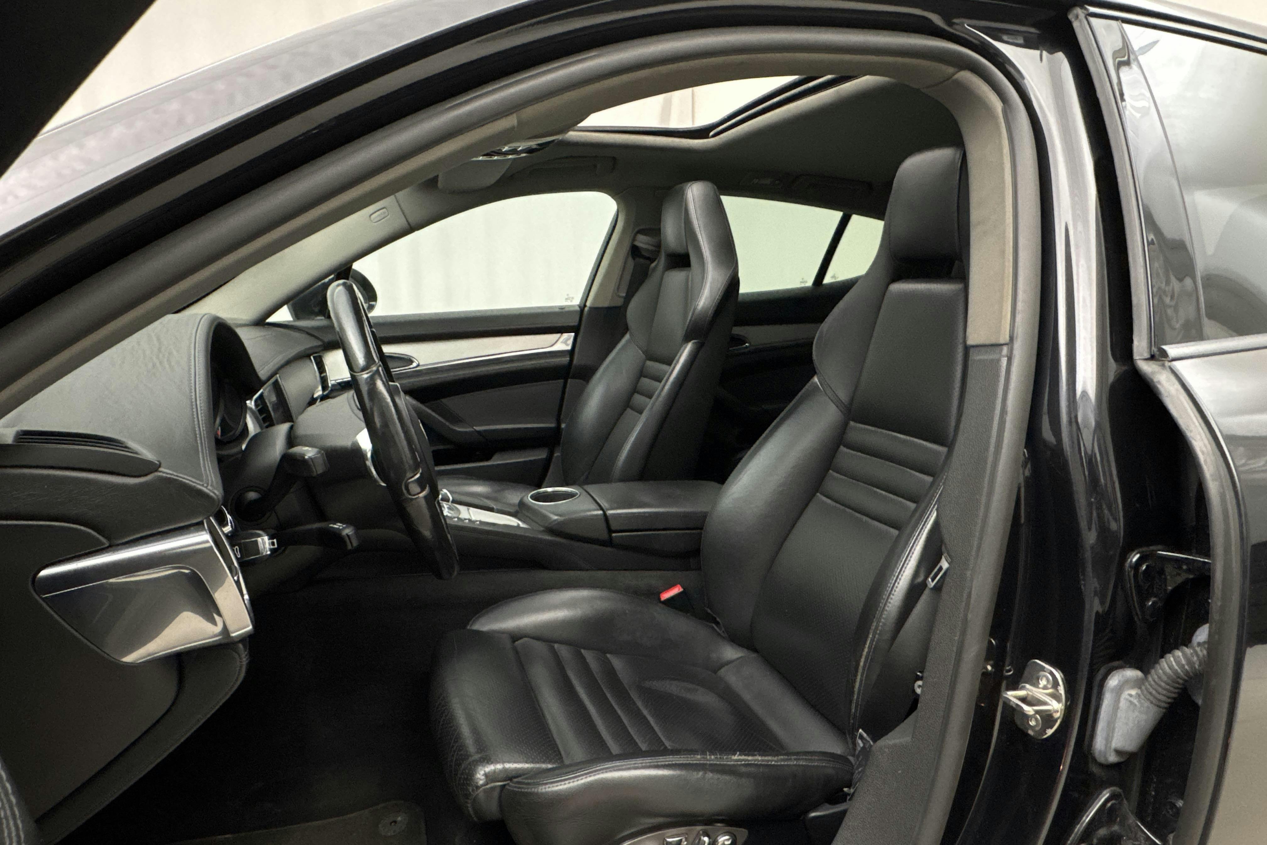 Vehicle Image 15
