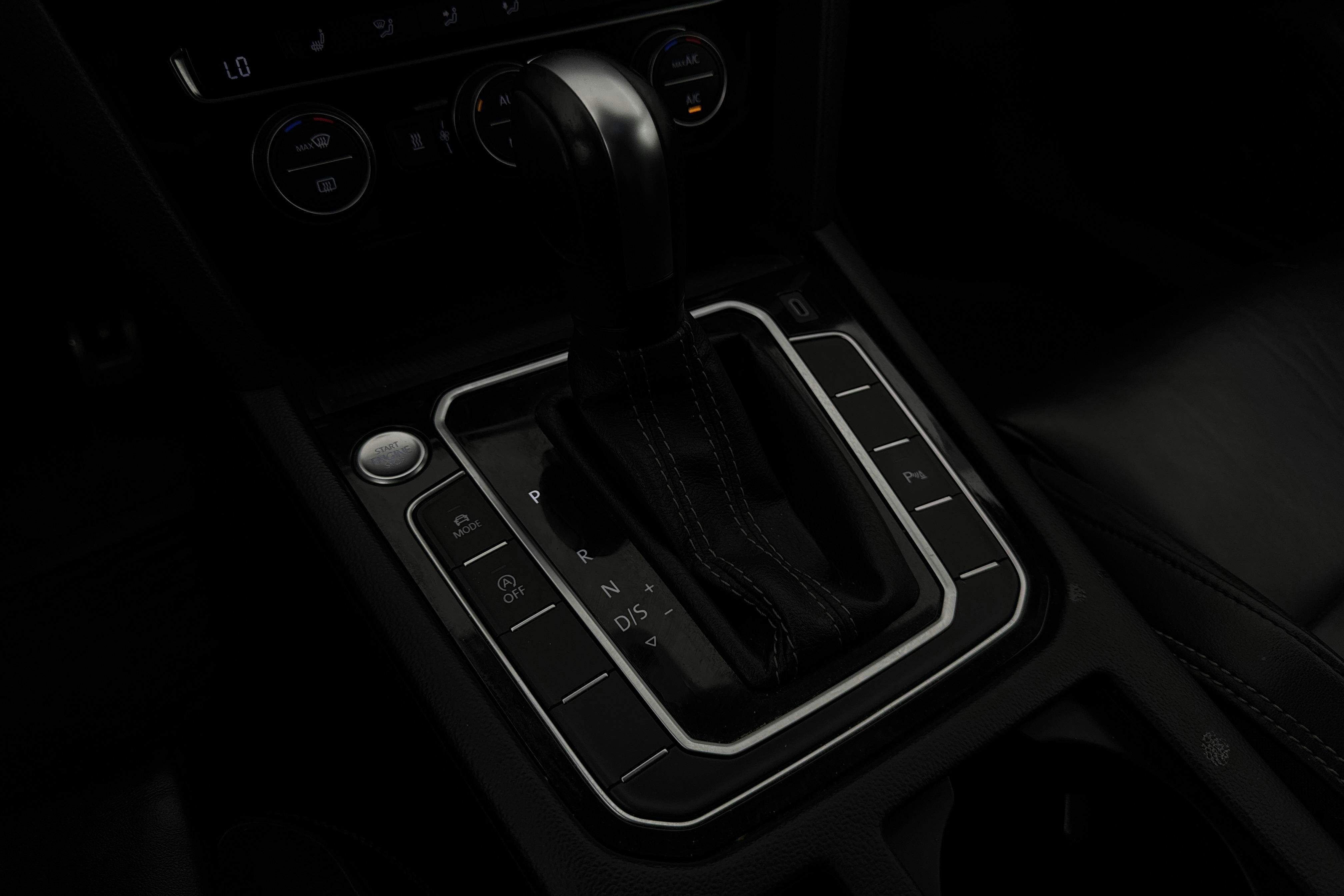 Vehicle Image 17