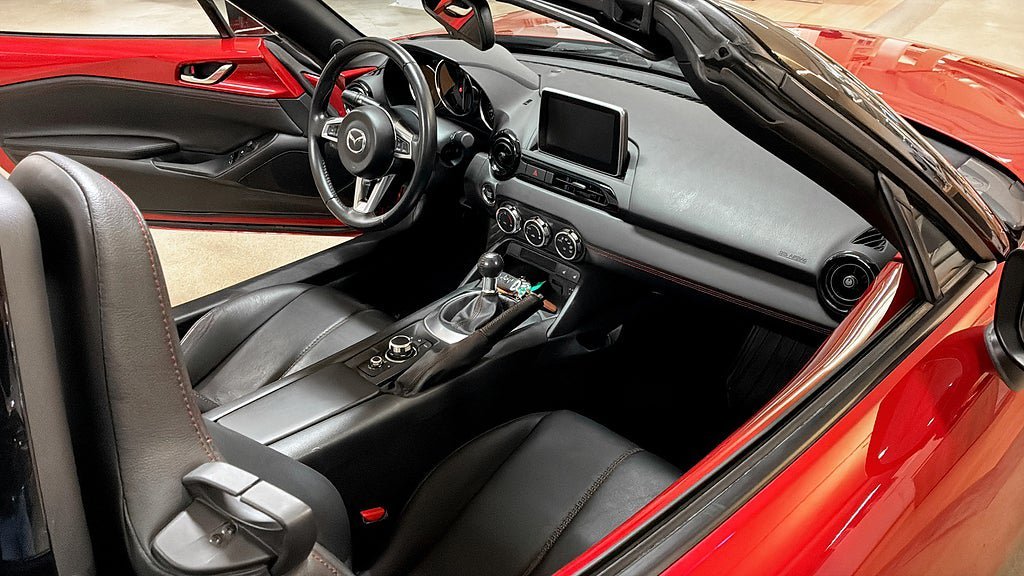 Vehicle Image 12