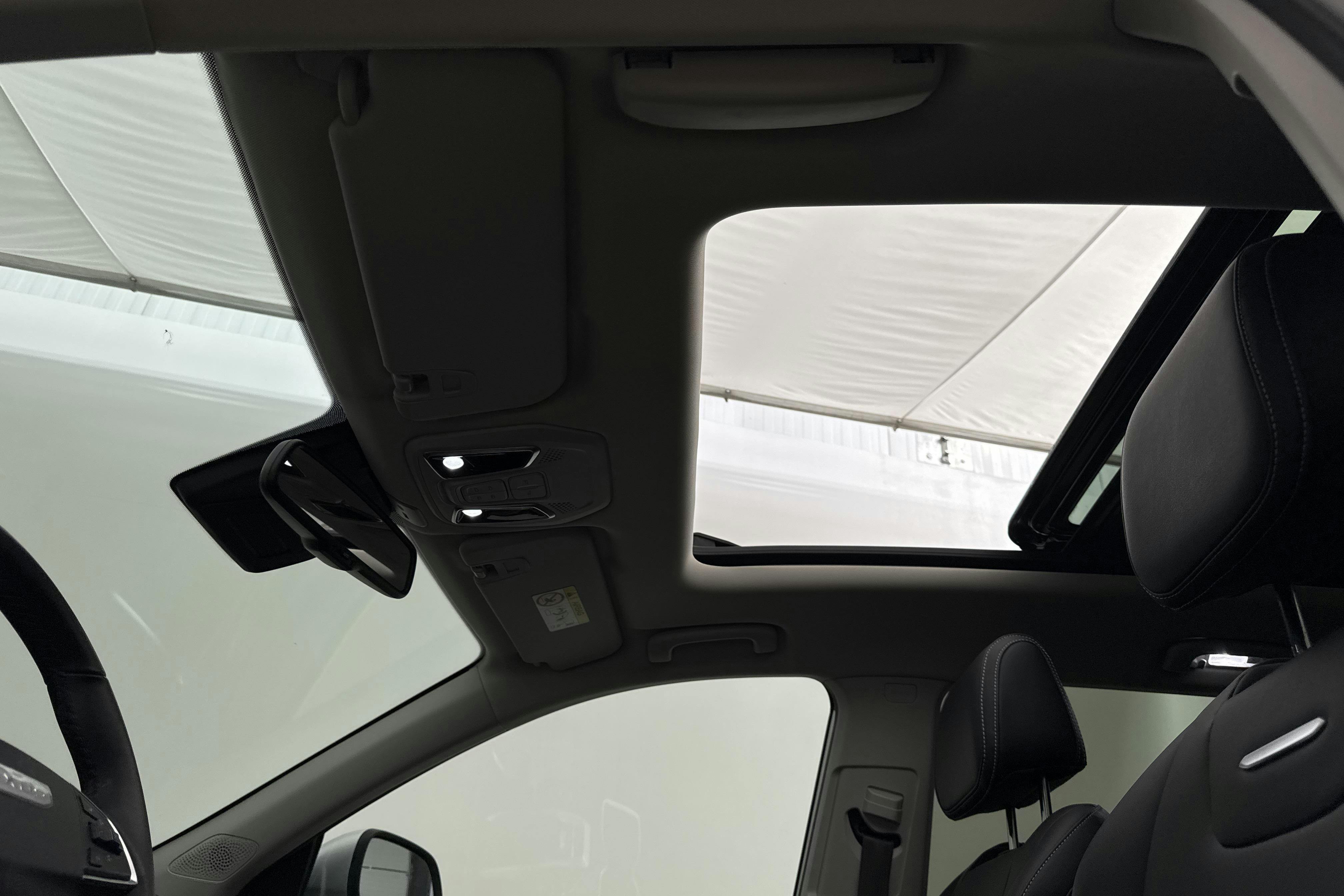 Vehicle Image 16