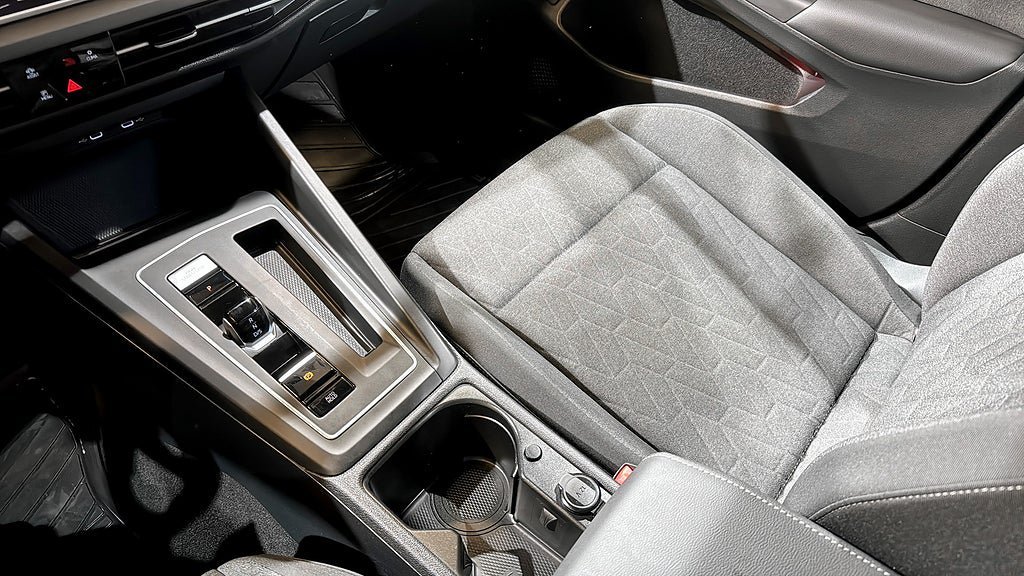 Vehicle Image 17