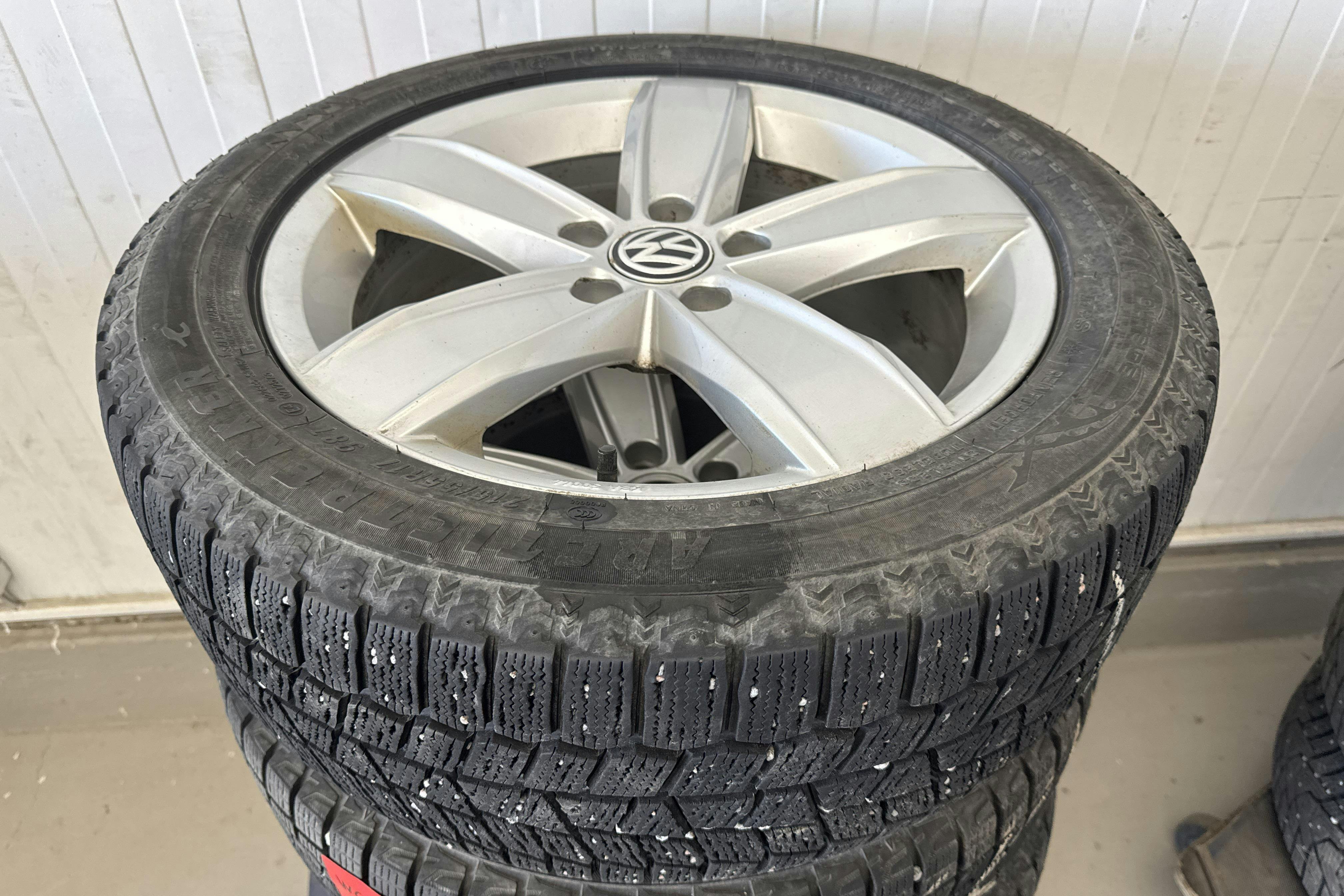 Vehicle Image 21