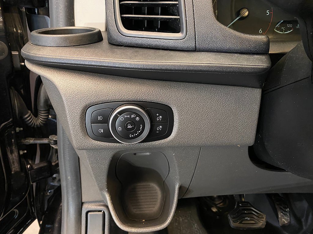 Vehicle Image 27
