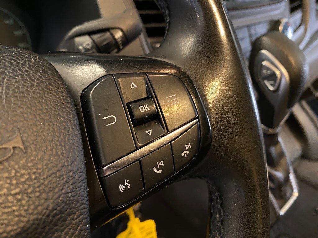 Vehicle Image 29