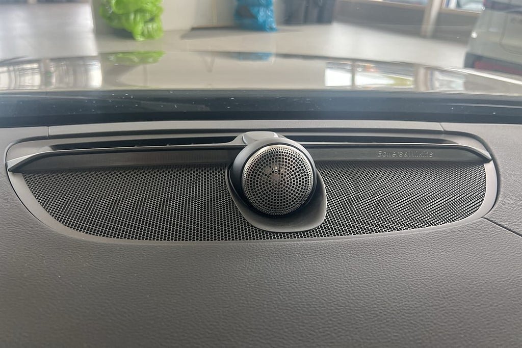 Vehicle Image 24