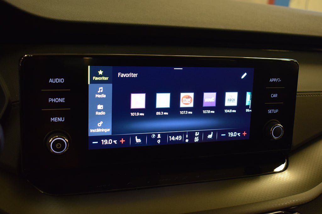 Vehicle Image 12