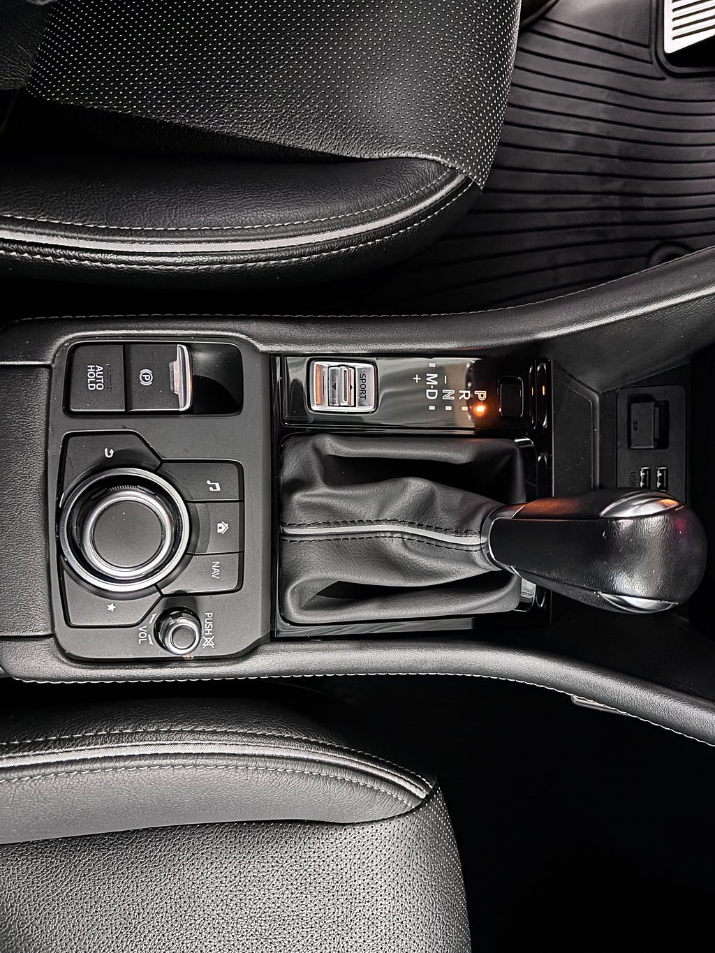 Vehicle Image 14