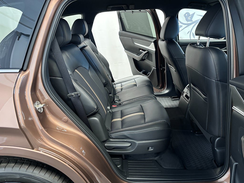 Vehicle Image 15