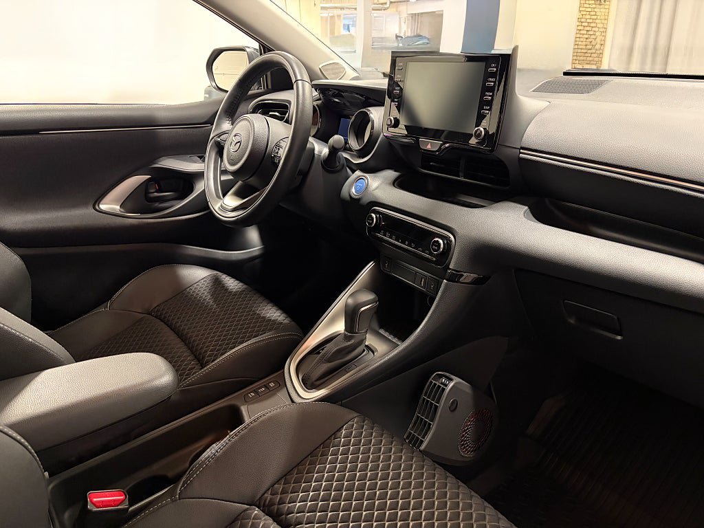 Vehicle Image 9
