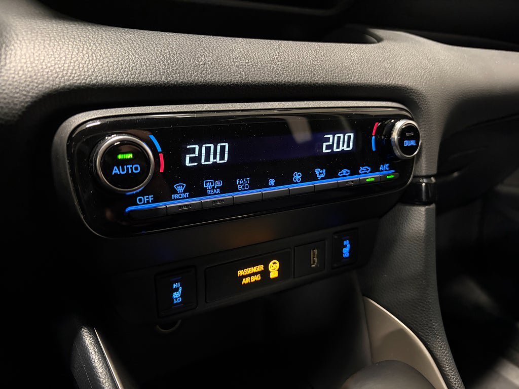 Vehicle Image 12