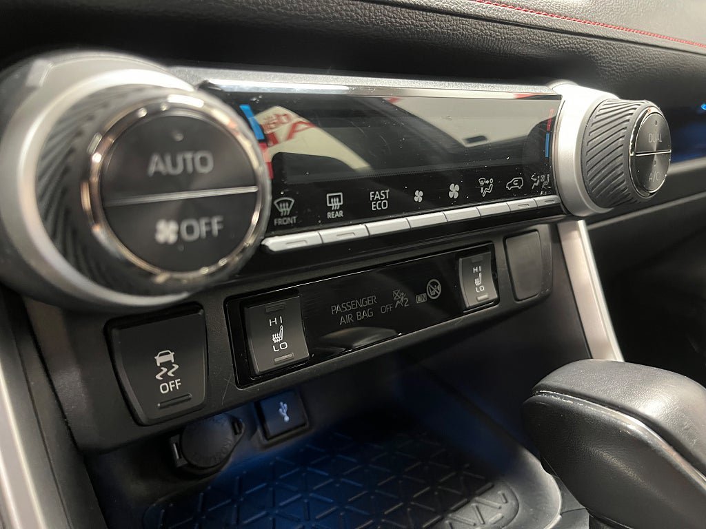 Vehicle Image 19