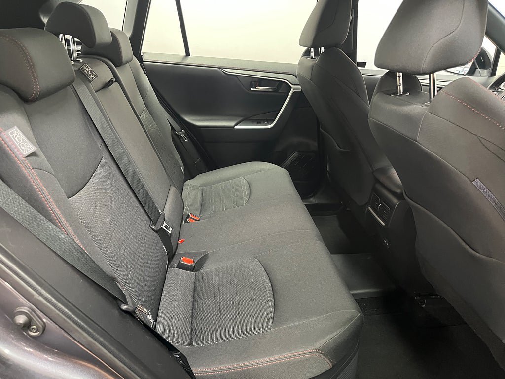 Vehicle Image 28
