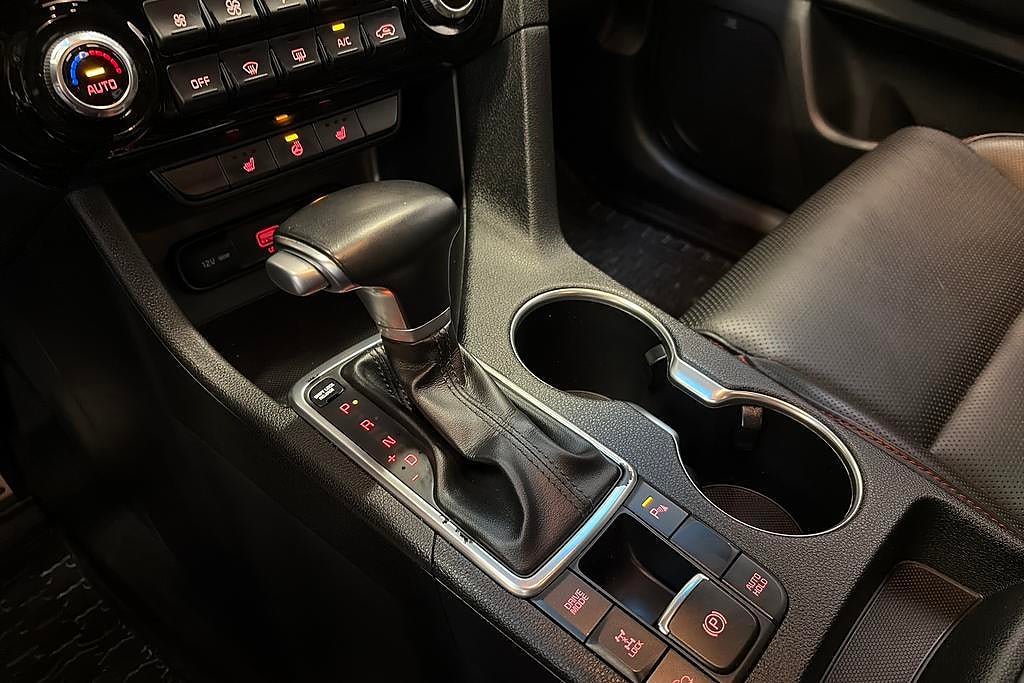 Vehicle Image 12