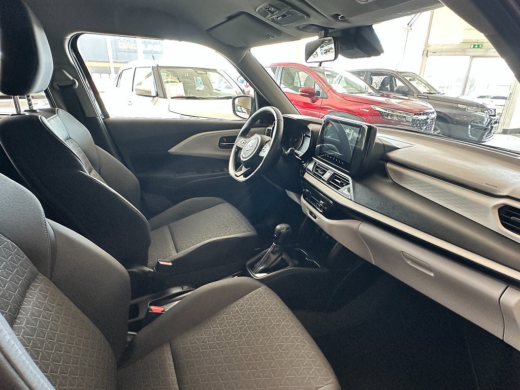 Vehicle Image 10