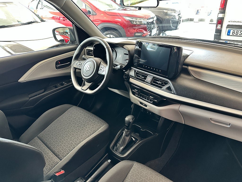 Vehicle Image 12