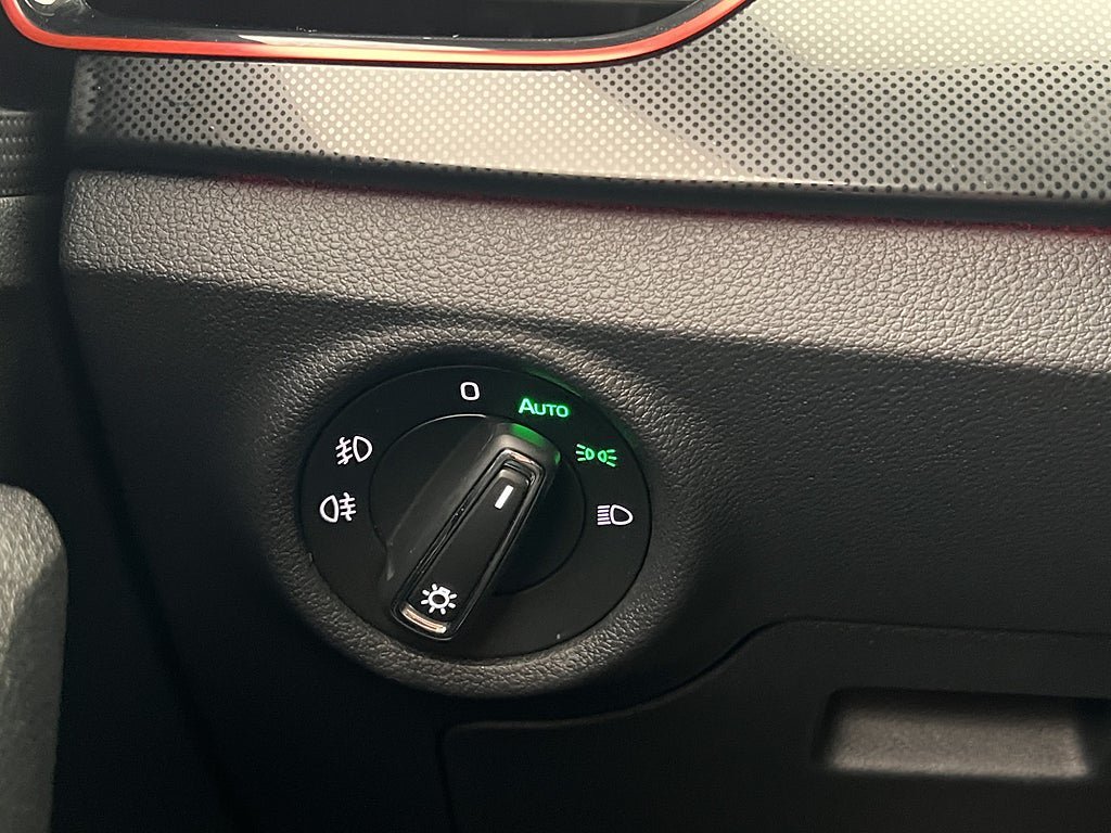 Vehicle Image 28