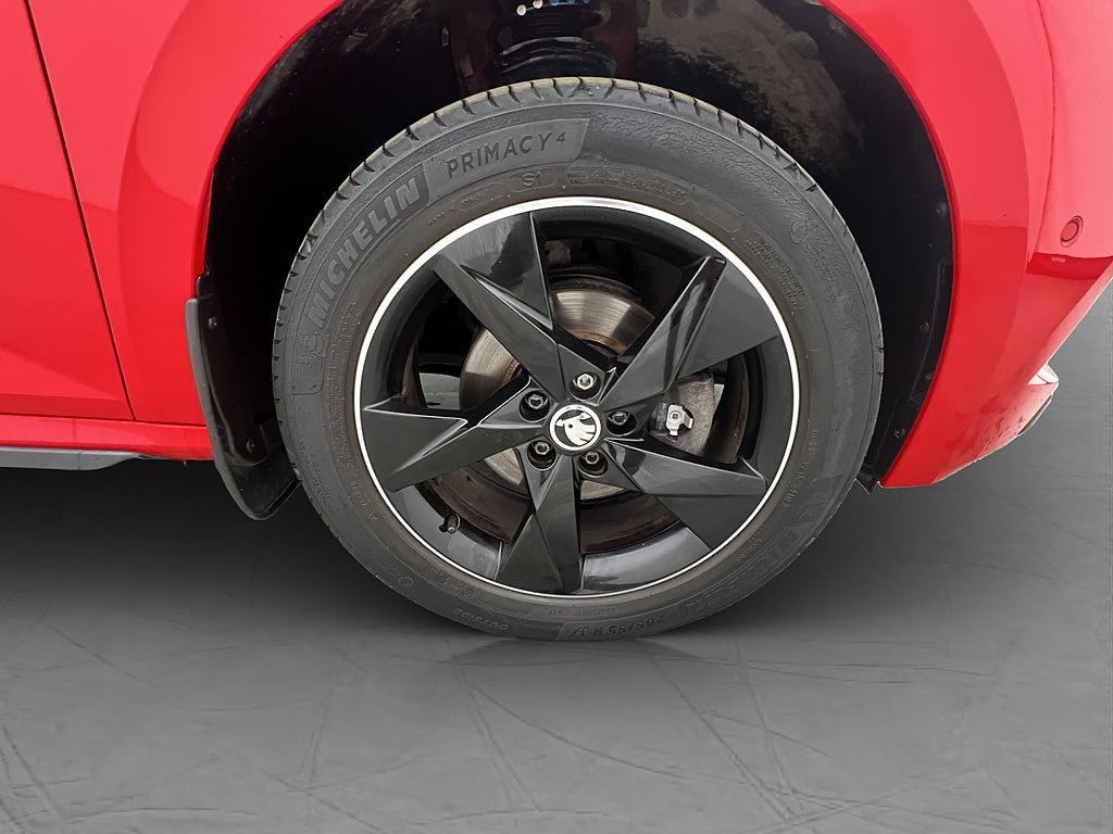 Vehicle Image 32
