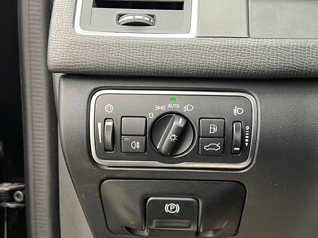 Vehicle Image 26