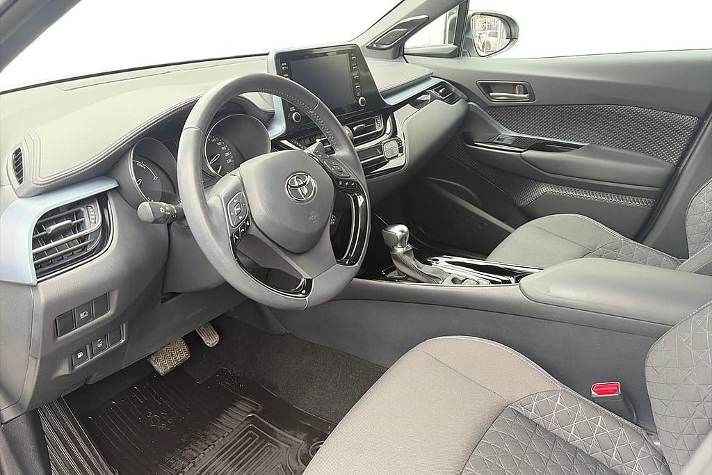 Vehicle Image 11